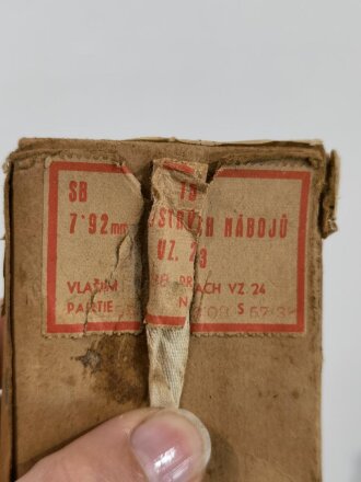 Pappschachtel für Munition des tschechischen VZ24, von der Wehrmacht vereinnahmt " Untersucht 6.1.1941"