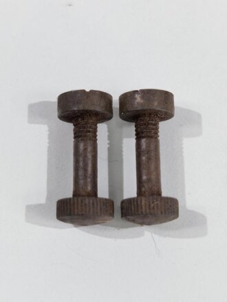 Paar Schrauben für Griffschalen zum Seitengewehr Modell 1898/05, sitzt fest