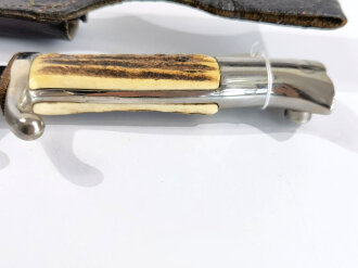 Extraseitengewehr KS98 mit Hischhorngriffschalen. Hersteller Alcoso Solingen, Scheide Originallack. Im Lacklederkoppelschuh.