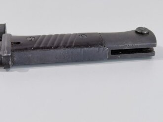 Seitengewehr Modell 84/98 für K98 der Wehrmacht. Getragenes Stück, die Scheide nachlackiert