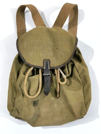 Sehr kleiner Rucksack aus ebensolchem Material der Wehrmacht, Nachkriegsumbau "Schwerter zu Pflugscharen" Ungereinigtes Stück