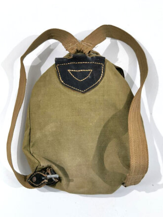 Sehr kleiner Rucksack aus ebensolchem Material der Wehrmacht, Nachkriegsumbau "Schwerter zu Pflugscharen" Ungereinigtes Stück