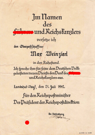 Deutsche Reichsbahn, Urkunde zur Versetzung in den Ruhestand für einen Oberpostschaffner, ausgestellt Landshut 1942, geknickt und Rostflecken