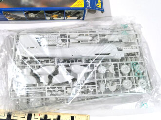 Revell Bausatz 04796 "Junkers Ju 87B Stuka" Originalverpackt, Karton leicht eingedrückt und verstaubt