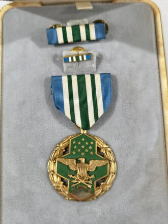 U.S. Joint Service Commendation Medal , cased, aus Raucherhaushalt