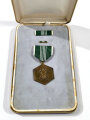 U.S. Military Merit Medal, cased, aus Raucherhaushalt