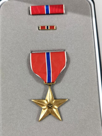 U.S. Military Bronze Star , cased, aus Raucherhaushalt