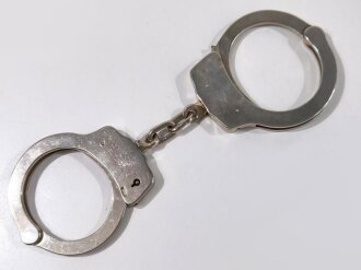 U.S. Police handcuffs Model 90 made by Smith &...