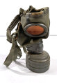 Gasmaske mit Filter Wehrmacht, Maske angetrocknet