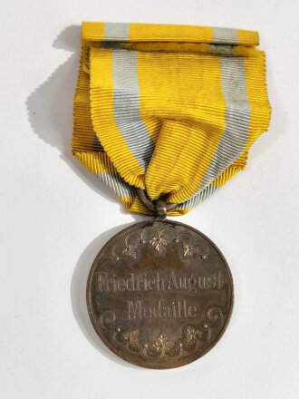 Sachsen Königreich Friedrich-August Medaille in Bronze, am Band