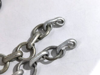 Luftwaffe Borddolch. Parierstange gebrochen, Belederung erneuert, sicherlich aus Teilen zusamengesetztes Stück, eine Kette lose beiliegend