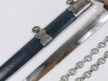 Luftwaffe Borddolch. Parierstange gebrochen, Belederung erneuert, sicherlich aus Teilen zusamengesetztes Stück, eine Kette lose beiliegend