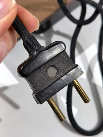 Morsetaste Wehrmacht, Kabel und Stecker vermutlich neuzeitlich ergänzt