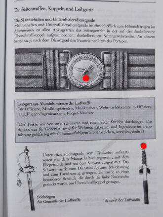 "Hitlers Wehrmacht" Uniformfibel für die Luftwaffe. DIN A4, 143 Seiten, aus Raucherhaushalt