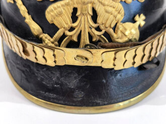 Preussen, Pickelhaube für Offiziere der Infanterie. Abschraubbare Spitze. Guter Gesamtzustand