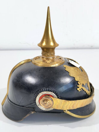 Preussen, Pickelhaube für Offiziere der Infanterie. Abschraubbare Spitze. Guter Gesamtzustand