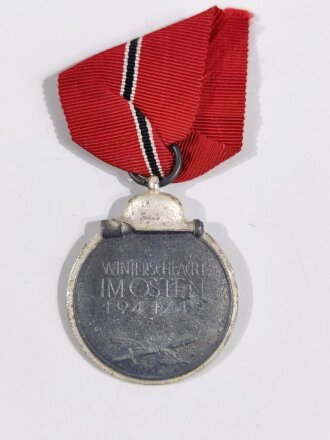 Medaille " Winterschlacht im Osten " im Bandring Hersteller " 100 " für Rudolf Wächtler & Lange, Mittweida