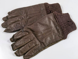 U.S. WWII Army Air Force Type A-10 flight gloves, size 9....