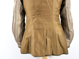 U.S. WWI Model 1917 tunic, belonged to a saddler in the 1st AEF Corps. One overseas chevron