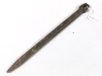 Zelthäring Wehrmacht aus Leichtmetall datiert 1938, ungereinigtes Stück