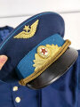 Russland, neuzeitliche Uniform eines Angehörigen der Luftwaffe, bestehend aus Jacke, Mütze und Hose , in gutem Zustand