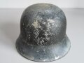 Heer, Stahlhelm Modell 1942. hkp66, das Innenfutter original verbaut. Originallack, wann die weiße Farbe auf den Helm kam kann ich leider nicht beantworten