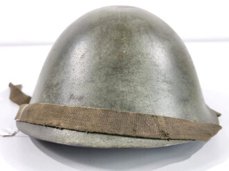 Großbritannien, Stahlhelm "Turtle " das Innenfutter datiert 1952, Originallack