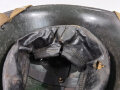 Großbritannien, Stahlhelm "Turtle " das Innenfutter lose und datiert 1952, Originallack