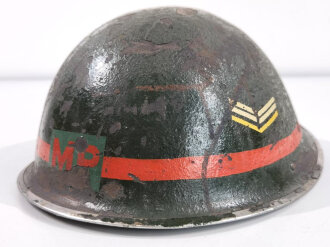 Großbritannien, Stahlhelm "Turtle " das Innenfutter datiert 1952, Originallack