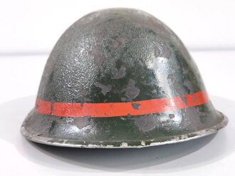 Großbritannien, Stahlhelm "Turtle " das Innenfutter datiert 1952, Originallack