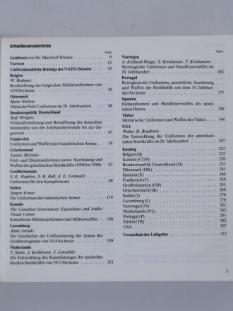 Uniformen in den Nato - Staaten 1900 bis heute (Mittler), 315 Seiten, DIN A4, gebraucht, aus Raucherhaushalt