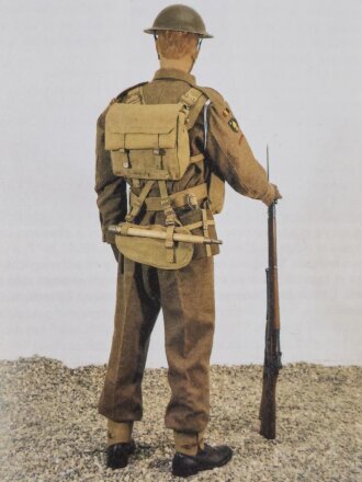 Uniformen in den Nato - Staaten 1900 bis heute (Mittler), 315 Seiten, DIN A4, gebraucht, aus Raucherhaushalt