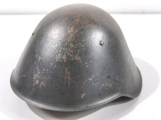 Stahlhelm Nationale Volksarmee der DDR. getragenes...