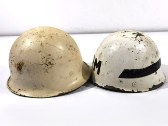 "Police Militaire" PM Stahlhelm. Auf Basis eines französischen Helm Modell 1951.- Originallack