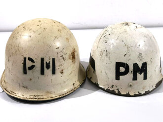 "Police Militaire" PM Stahlhelm. Auf Basis eines französischen Helm Modell 1951.- Originallack