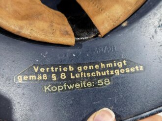 Stahlhelm Luftschutz. Originallack, Emblem entfernt, Futter ausgerissen