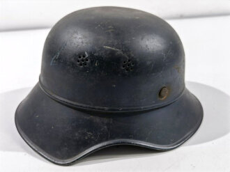 Stahlhelm Luftschutz. Originallack, Emblem entfernt, Futter ausgerissen