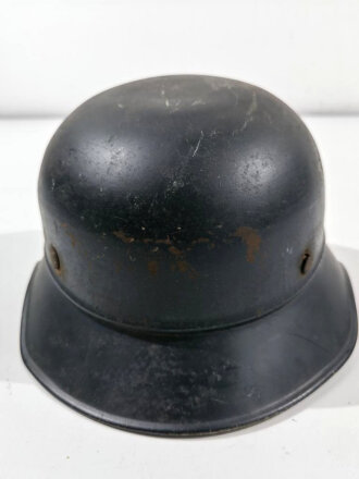 Stahlhelm Luftschutz. Originallack, Emblem entfernt, Futter ausgerissen