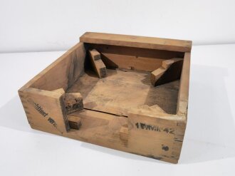 Transportkasten aus Holz für Tellermine 42 der Wehrmacht , grob gereingtes Stück. Dies sind die letzten beiden aus meinem ursprünglichen Bestand von vielen hundert Stücken