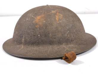 U.S. 1. Weltkrieg Stahlhelm Modell 1917. Komplett mit Innenfutter und Kinnriemen, dieser gerissen, Originallack.