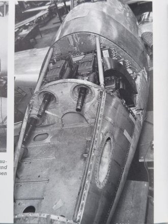 "Me 262", Entwicklung, Erprobung und Fertigung des ersten einsatzfähigen Düsenjägers der Welt, Willy Radinger/Walter Schick, 111 Seiten, DIN A4, gebraucht, aus Raucherhaushalt