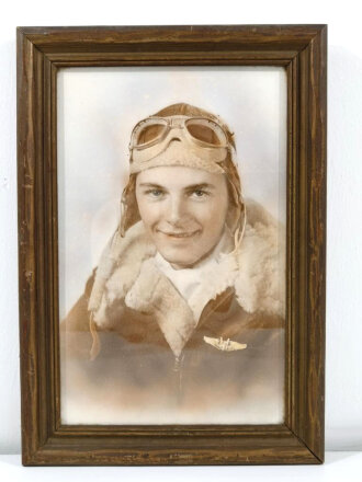 U.S. WWII, framed picture of Army Air Force gunner. Frame size 30 x 42cm