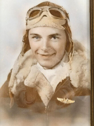 U.S. WWII, framed picture of Army Air Force gunner. Frame size 30 x 42cm