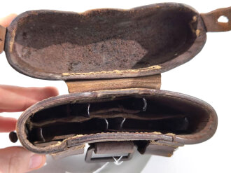 1.Weltkrieg Patronentasche datiert 1916, ein Verschlussriemen defekt