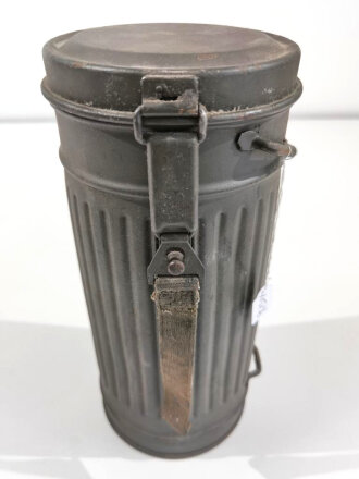 Behälter Modell 1938 für eine Gasmaske der Wehrmacht. Originallack, datiert 1940