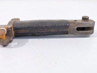 England, Seitengewehr Modell  M1887 , Scheide mit Messingbeschlägen, Klinge mit diversen Markierungen,  ungereinigt