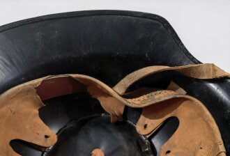 Deutschland nach 1945, Stahlhelm Modell 1940. Schwarzer Lack, Hersteller NS64