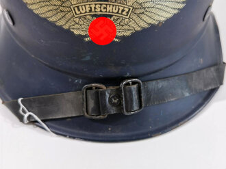 Stahlhelm Luftschutz. Guter Zustand, Farbfrisches Stück , Kinnriemen und Innenfutter aus Ersatzmaterial