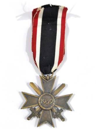 Kriegsverdienstkreuz 2. Klasse 1939 mit Schwertern,am Band, Buntmetall
