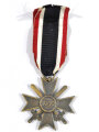 Kriegsverdienstkreuz 2. Klasse 1939 mit Schwertern,am Band, Buntmetall